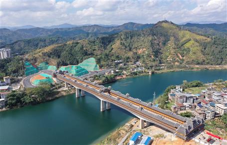 【奮戰(zhàn)四季度·決勝全年穩(wěn)】三江宜陽(yáng)大橋通車！