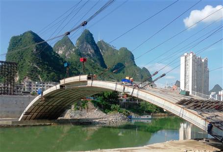 【戰(zhàn)高溫 沖產值】 “暑”你最拼 施工有干勁